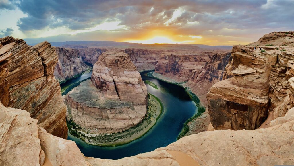 Sunset horseshoe bend